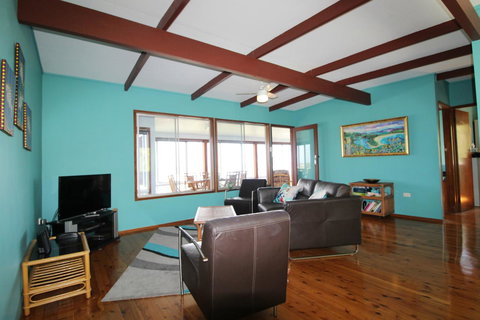 Bally High, 20 Dulconghi Street - Darwin Holiday 13