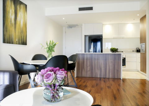 Kui Manhattan 2 - Darwin Holiday 0