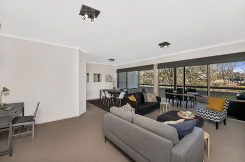 Accommodate Canberra - The Summit - Darwin Holiday 0