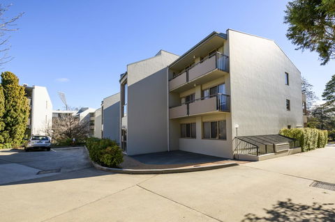Accommodate Canberra - The Summit - Darwin Holiday 2
