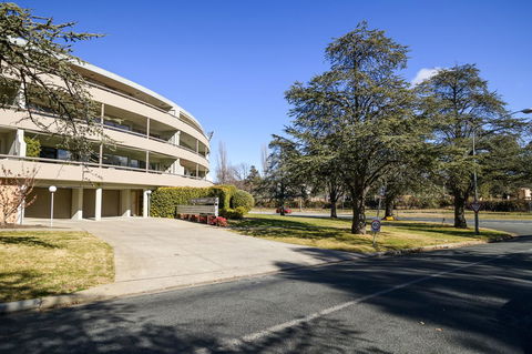 Accommodate Canberra - The Summit - Darwin Holiday 1