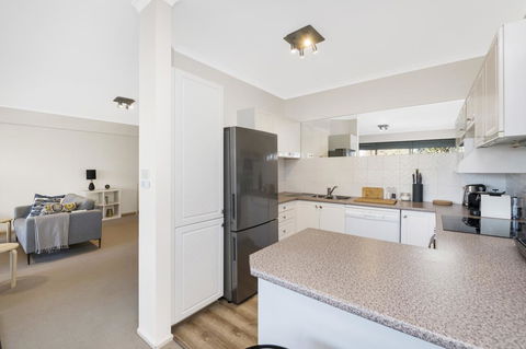 Accommodate Canberra - The Summit - Darwin Holiday 14