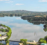 3BR Executive Apartment with Lake and Mountain views - Darwin Holiday