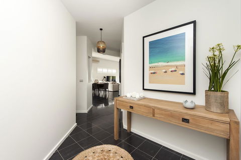 Mollymook Beachfront Penthouse 9 - Darwin Holiday 7