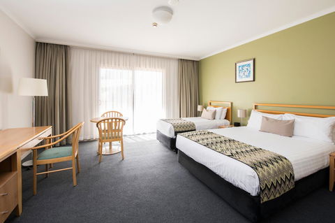 The Woden Hotel - Darwin Holiday 11