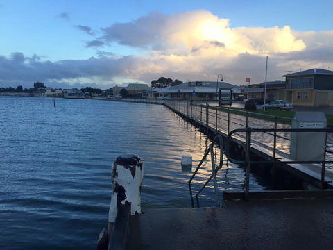 Crystal Blue Apartment - Darwin Holiday 29