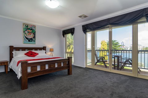 Port Adelaide Harbourside House - Darwin Holiday 6