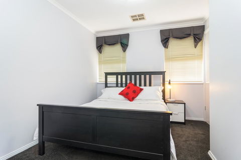 Port Adelaide Harbourside House - Darwin Holiday 9