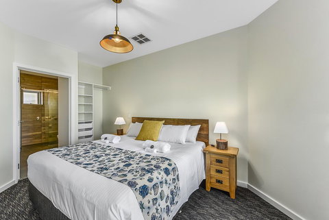 Bonnies Of Beachport - Darwin Holiday 5