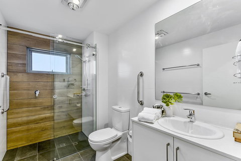 Bonnies Of Beachport - Darwin Holiday 17