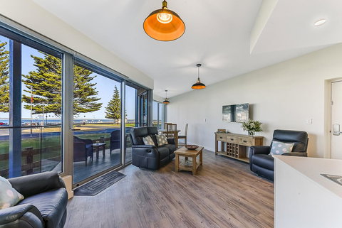 Bonnies Of Beachport - Darwin Holiday 28