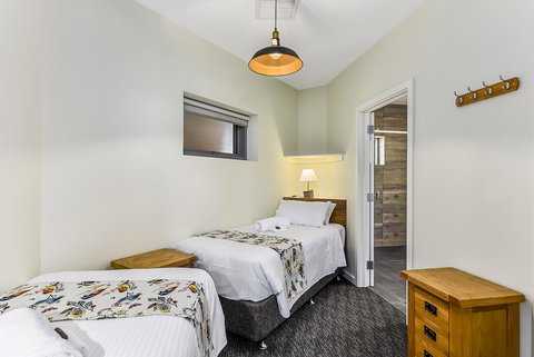 Bonnies Of Beachport - Darwin Holiday 6