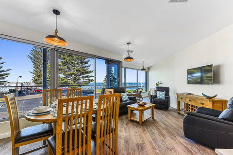 Bonnies Of Beachport - Darwin Holiday 24