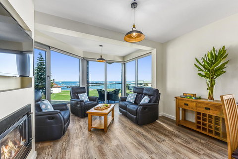 Bonnies Of Beachport - Darwin Holiday 1