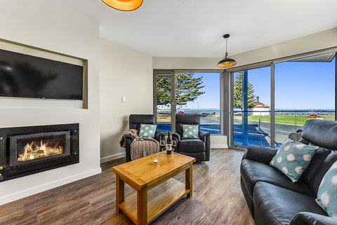 Bonnies Of Beachport - Darwin Holiday 14