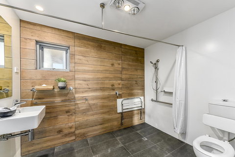 Bonnies Of Beachport - Darwin Holiday 30