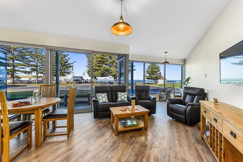 Bonnies Of Beachport - Darwin Holiday 11