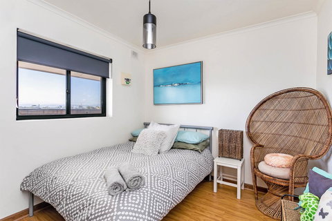 Blissful Beachfront Beachouse - Darwin Holiday 13