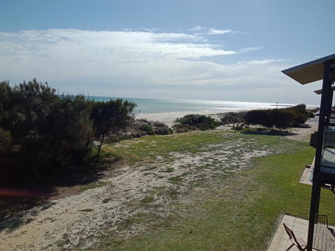 Blissful Beachfront Beachouse - Darwin Holiday 22