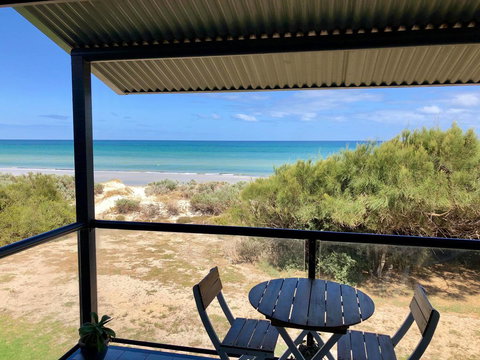 Blissful Beachfront Beachouse - Darwin Holiday 16