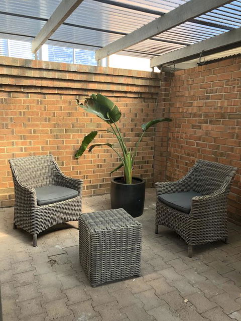The Loft - Beautiful Central Barossa Apartment - Darwin Holiday 13