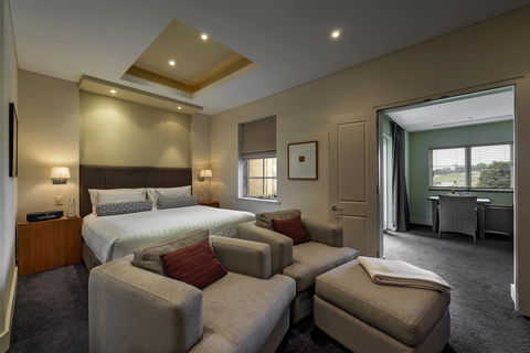 The Louise - Darwin Holiday 37