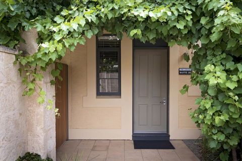 The Louise - Darwin Holiday 34