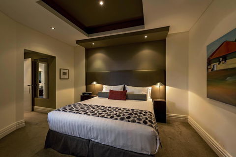 The Louise - Darwin Holiday 12