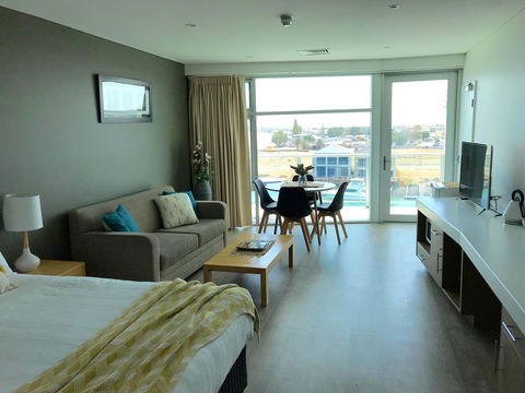 Ocean View Luxury Apartment & Suite - Darwin Holiday 24