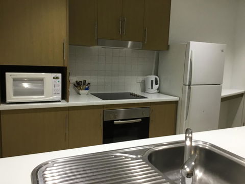 Wallaroo Marina Waterfront Luxe Apartment - Darwin Holiday 10