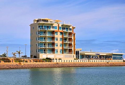 Wallaroo Marina Waterfront Luxe Apartment - Darwin Holiday 24