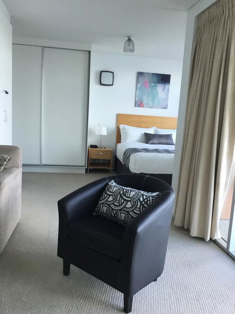 Wallaroo Marina Waterfront Luxe Apartment - Darwin Holiday 13