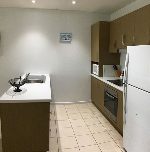 Wallaroo Marina Waterfront Luxe Apartment - Darwin Holiday 9