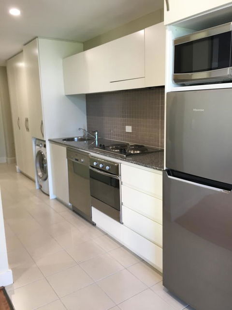 Beachside Luxury Apartments One & Two Bedroom In Beachfront Oaks Pier Building - Darwin Holiday 21