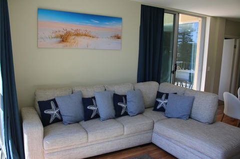 Beachside Luxury Apartments One & Two Bedroom In Beachfront Oaks Pier Building - Darwin Holiday 14