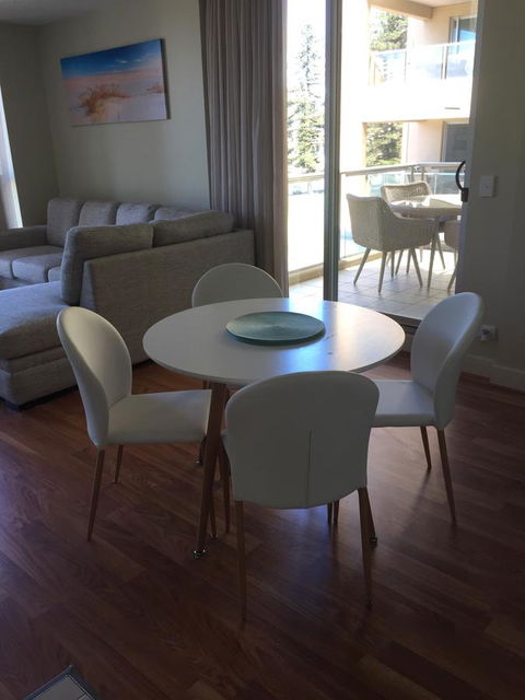 Beachside Luxury Apartments One & Two Bedroom In Beachfront Oaks Pier Building - Darwin Holiday 18