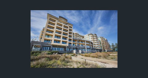 Beachside Luxury Apartments One & Two Bedroom In Beachfront Oaks Pier Building - Darwin Holiday 2