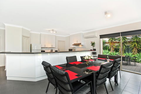 'The Hidden Diamond' - Normanville - Darwin Holiday 12