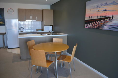 Wallaroo Marina Luxury Apartment - Darwin Holiday 19