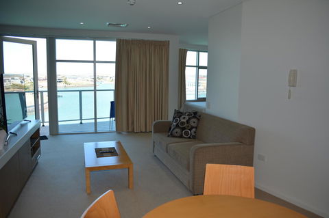 Wallaroo Marina Luxury Apartment - Darwin Holiday 26
