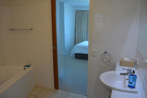 Wallaroo Marina Luxury Apartment - Darwin Holiday 20