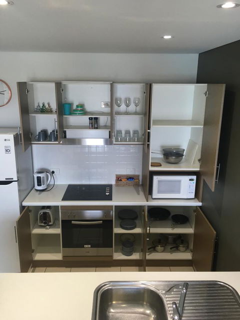 Wallaroo Marina Luxury Apartment - Darwin Holiday 8