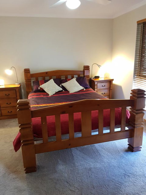 Frog Song At Willunga - Darwin Holiday 2