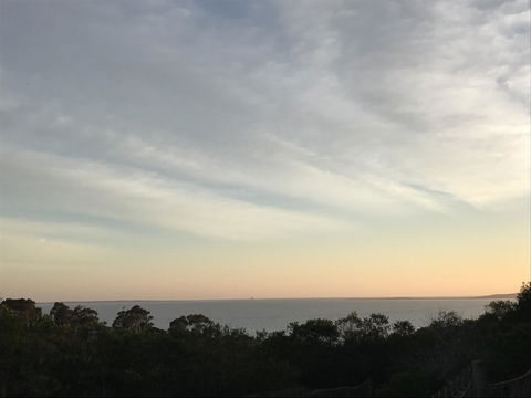 S T U D I O 22 Peaceful Retreat With Garden Views - Darwin Holiday 16