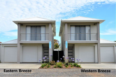 Eastern Breeze - Darwin Holiday 38