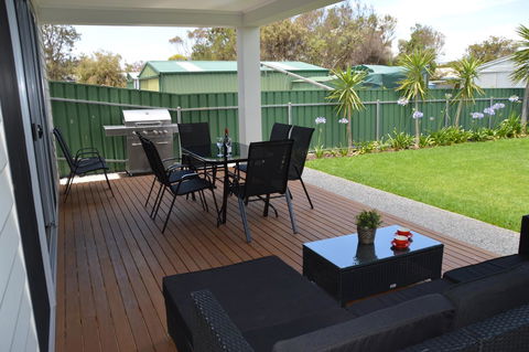 Eastern Breeze - Darwin Holiday 12