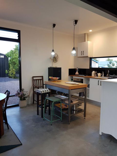 Sinclair Eco House - Darwin Holiday 9