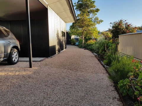 Sinclair Eco House - Darwin Holiday 24