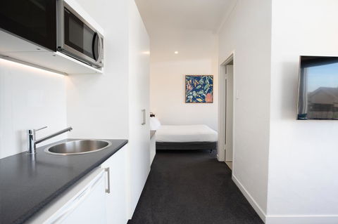Bay 10 - Suites And Apartments - Darwin Holiday 1