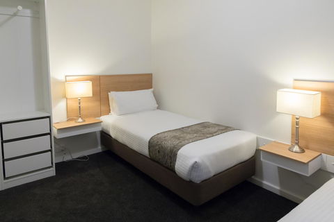 Bay 10 - Suites And Apartments - Darwin Holiday 24